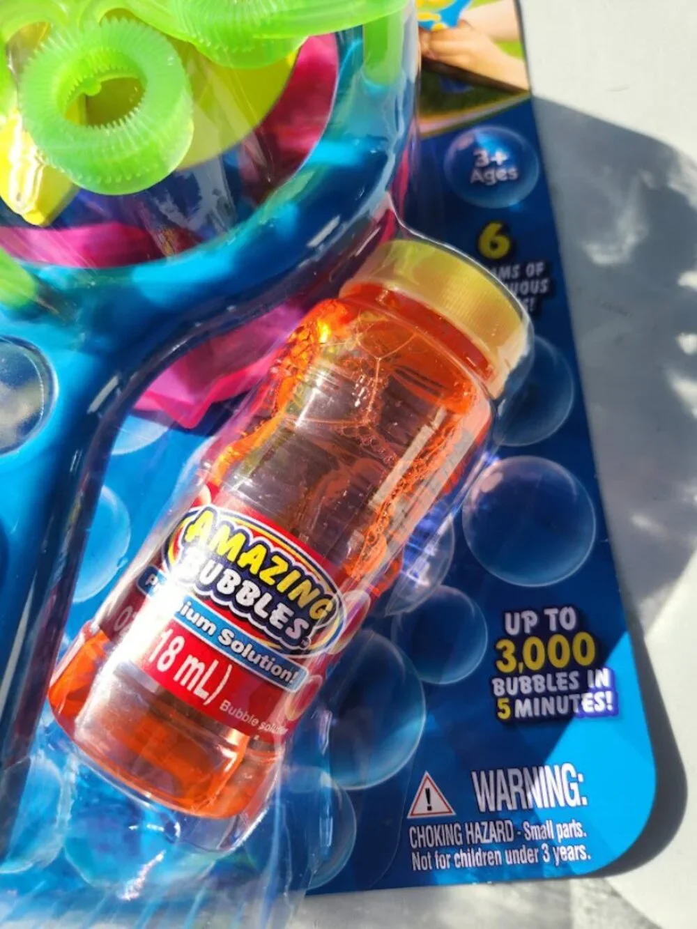NEW Amazing Bubble Blizzard Toy Outdoor Backyard Picnic Stocking Stuffer